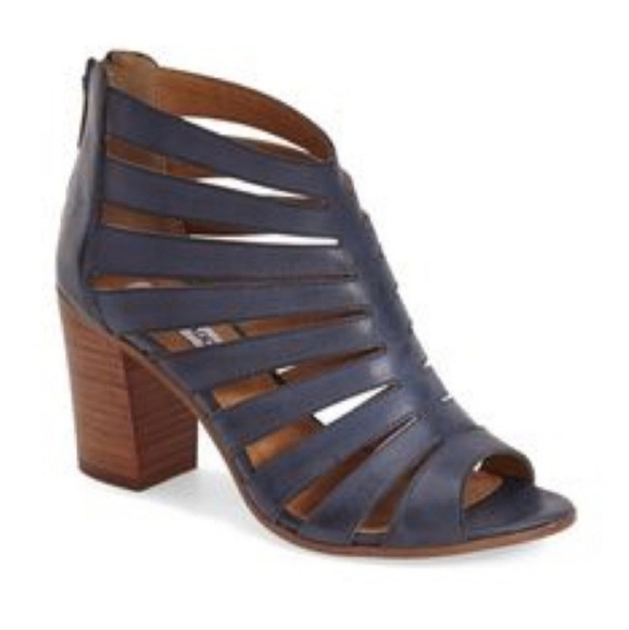 Steve Madden Vendetaa Gladiator Sandals - Picture 1 of 8